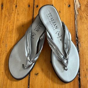 NEVER WORN Italian Shoemakers flip flops!